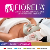 Taller > Permanente y tintura de pestaas con maquillaje de ojos natural