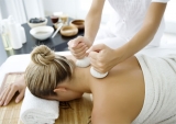 El masaje con pindas calientes de especias del Mayan Luxury Spa